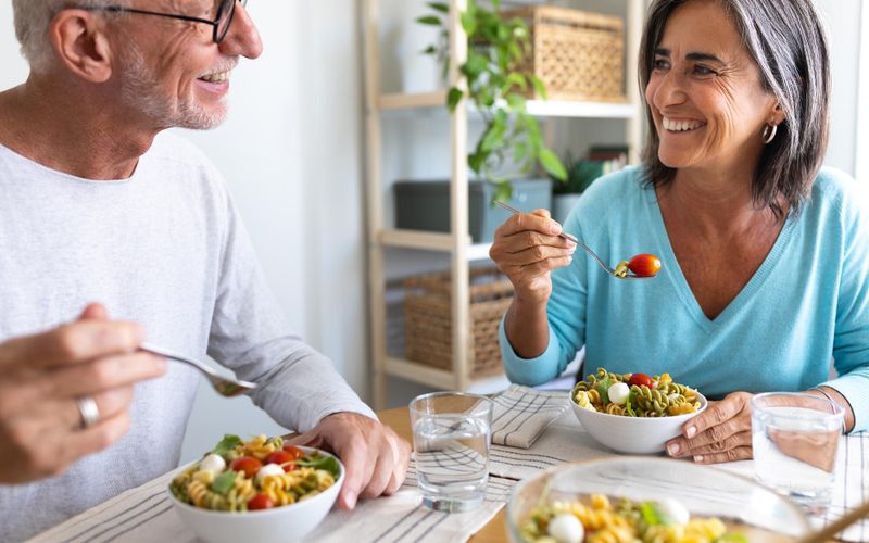 Peut-on manger un aliment tombé par terre? La réponse de Jimmy Mohamed