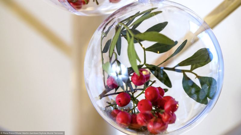 Bricolage de Noël: les boules de houx