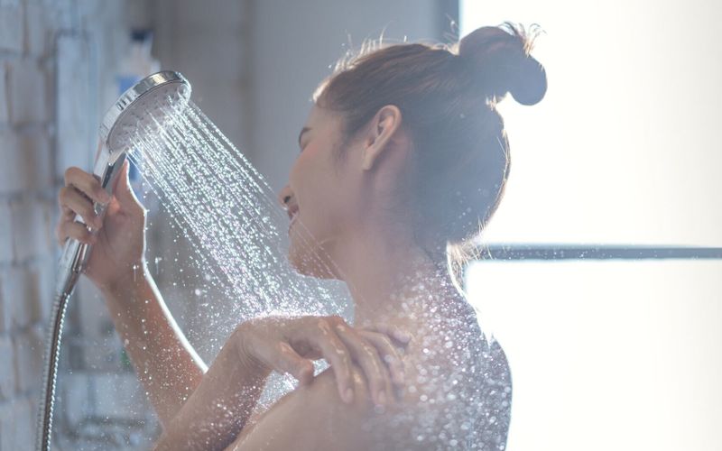 Peaux sèches: les meilleures crèmes de douche