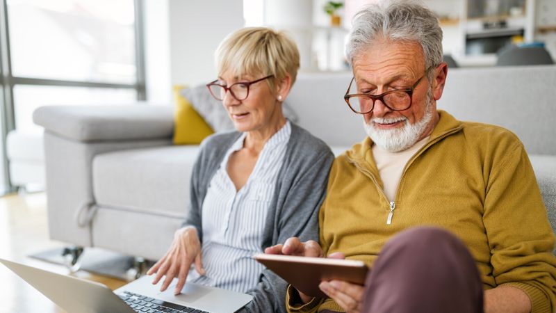 homme-femme-indifférents