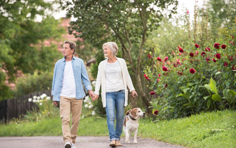 Maladie d'Alzheimer: marcher 3 000 à 5 000 pas chaque jour ferait reculer le risque de développer la maladie