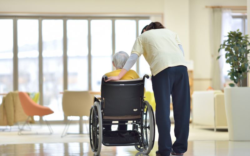 Maltraitance dans les Ehpad: trois ans après, 55 établissements sanctionnés