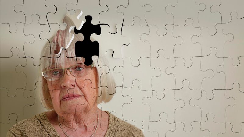 Illustration d'une femme qui perd la mémoire