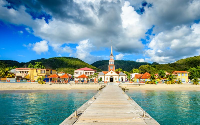 Évasion en Martinique, pays natal de Viktor Lazlo