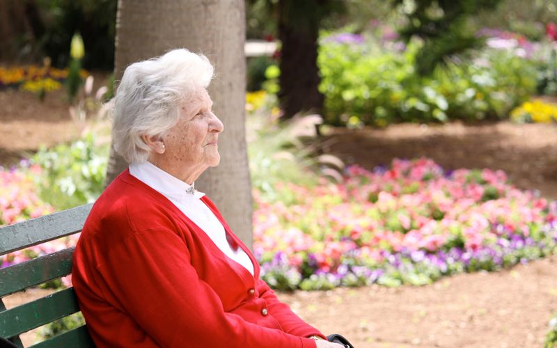 Vie en Ehpad: "Ma mère de 97 ans se sent mal traitée. Est-ce judicieux de lui faire changer d’établissement?"